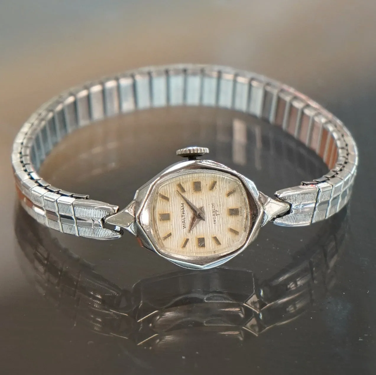 Vintage Ladies WALTHAM Watch Incabloc 17 Jewels - Original Speidel S.S. Bracelet